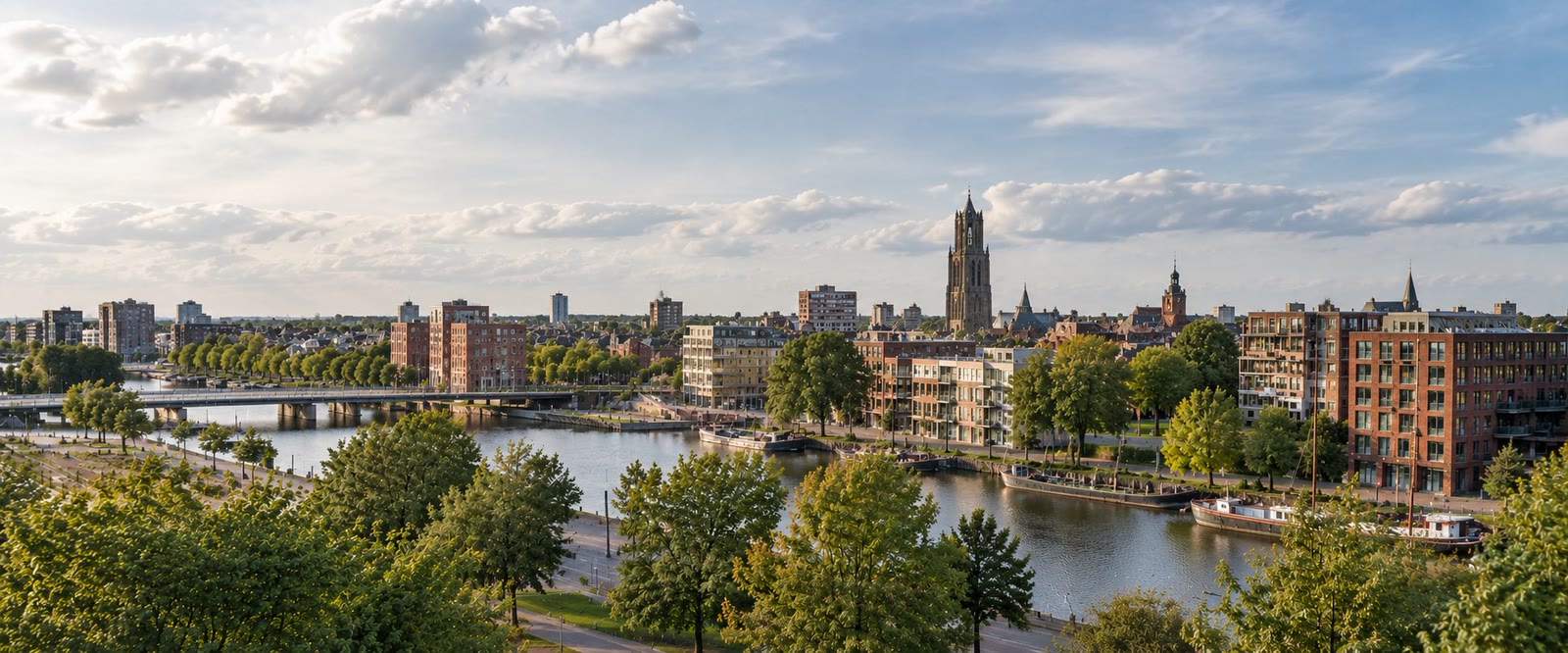 Groningen, gezien over het water